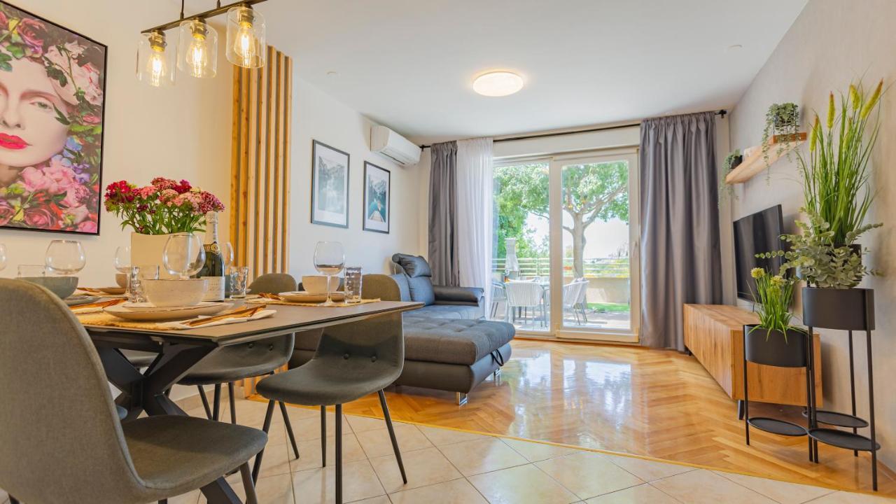 New Delux Green Garden Apartment With Hotube **** Split Bagian luar foto