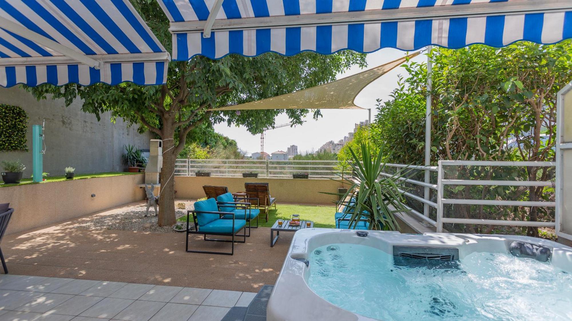 New Delux Green Garden Apartment With Hotube **** Split Bagian luar foto