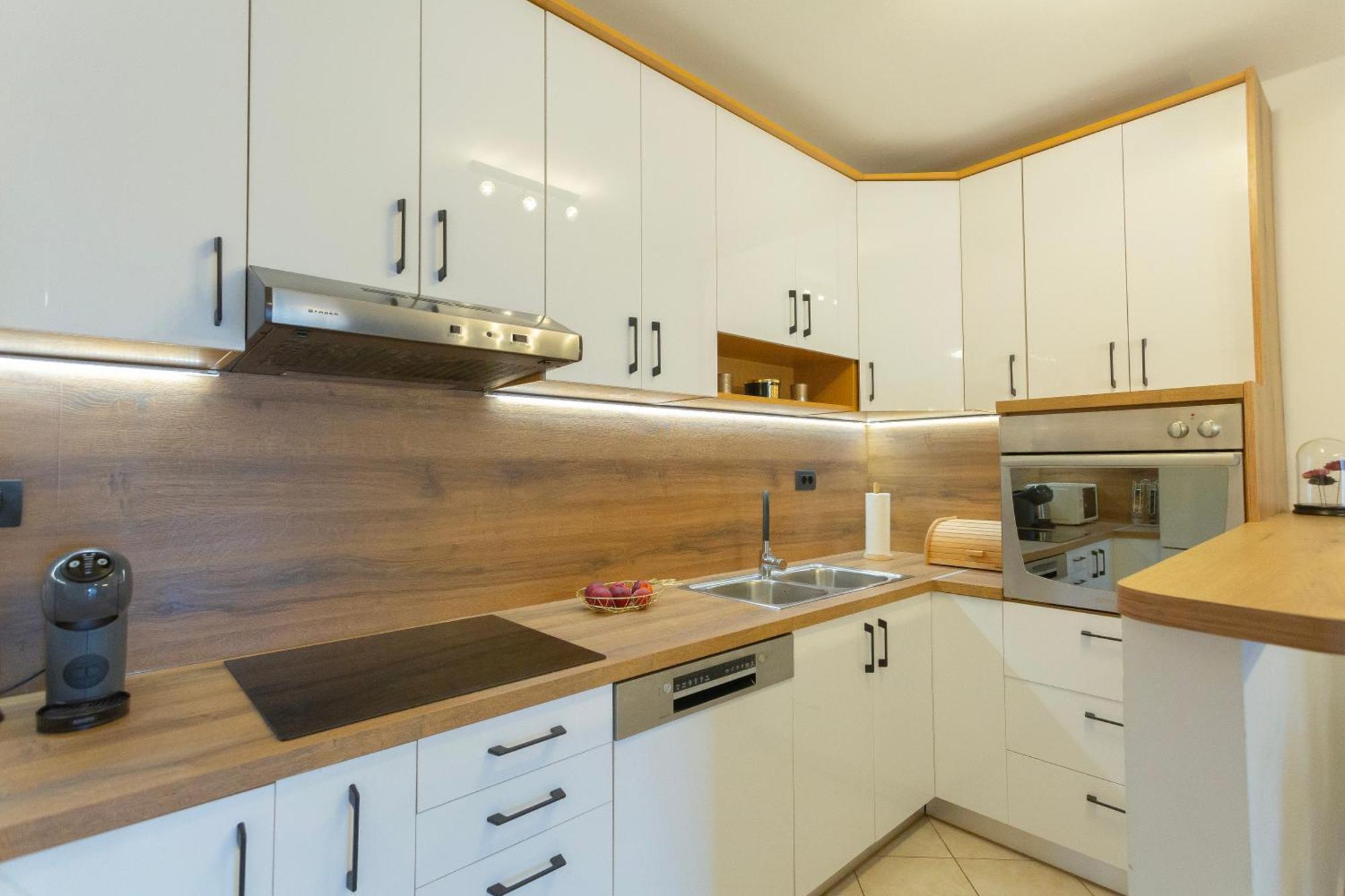 New Delux Green Garden Apartment With Hotube **** Split Bagian luar foto